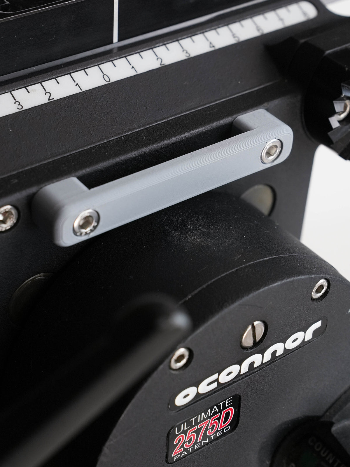 O'Connor 2575D camera tripod Cable Management

